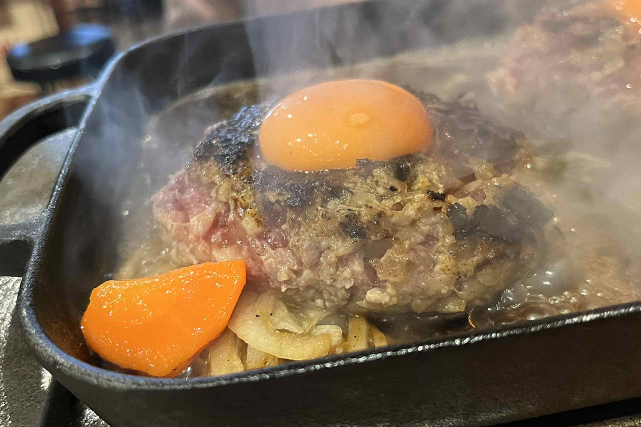 【焼肉ホルモンきょうい】中百舌鳥の隠れ家で味わう、A5黒毛和牛の究極ハンバーグランチ