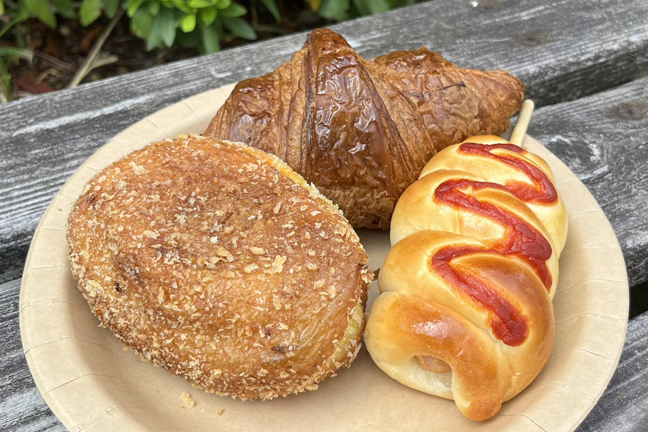 BAKERY&CAFE GAUDI おおとりウイングス店　カレーパン