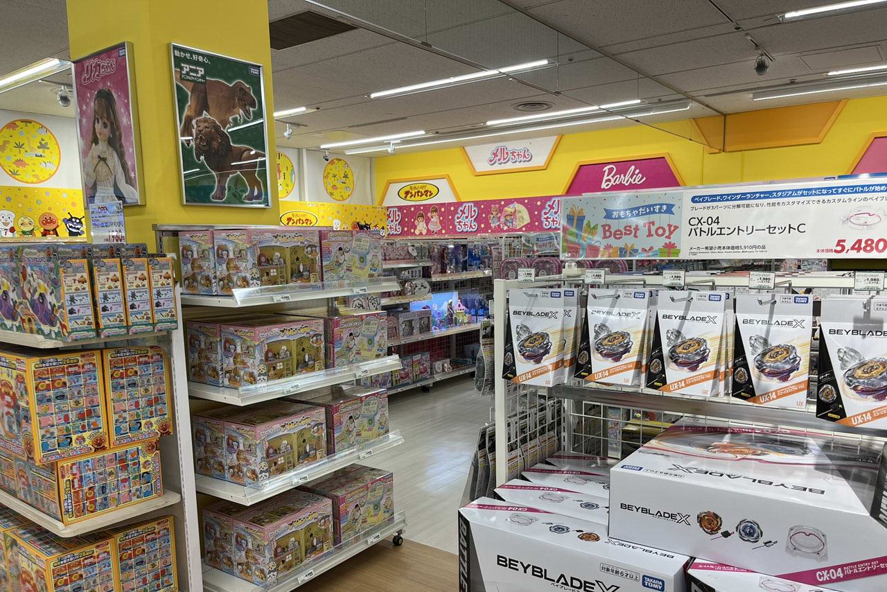 イオン堺鳳ウィングスのリニューアル後の店内や施設の様子　おもちゃ屋