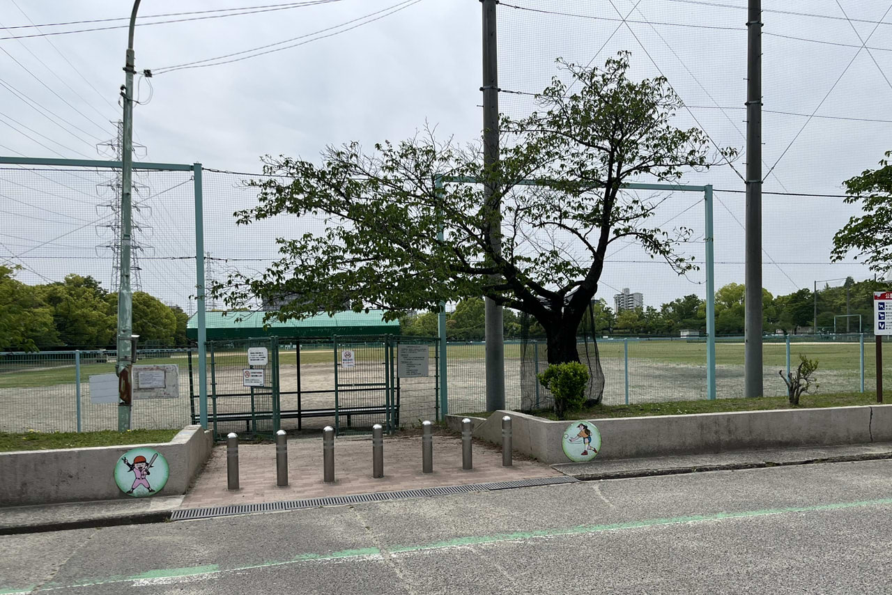 金岡公園の雰囲気や施設が伝わる現地の風景