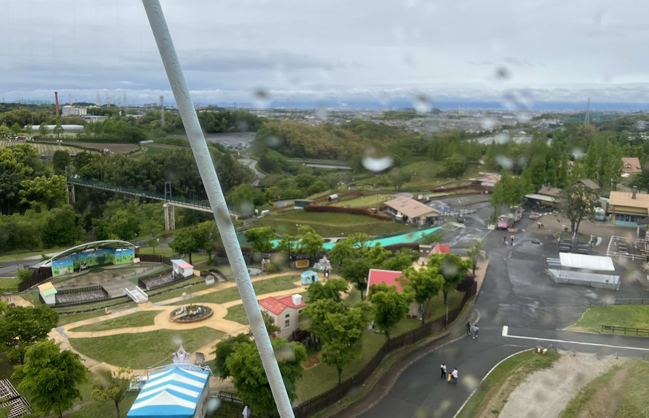 ハーベストの丘の観覧車。雨でも運行していたアトラクション